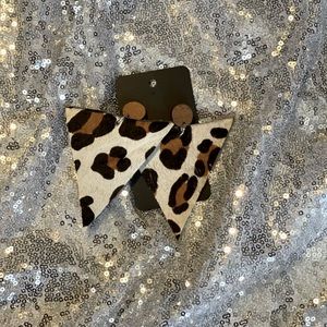 Wooden post leather earrings